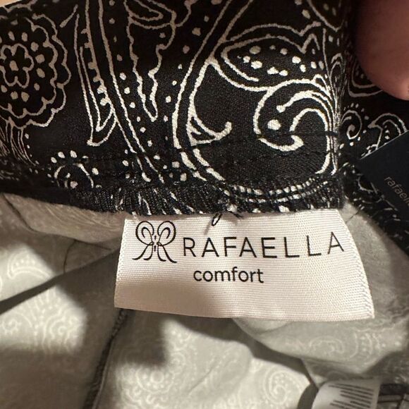 Rafaella Women's Supreme Stretch Pull On Comfort 11" Bermuda Shorts, Sz 10 - Picture 3 of 4